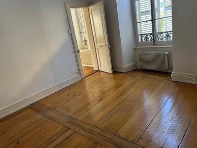 Appartement - 238 m² - 9 pièces