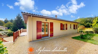 Maison - 90 m² - 4 pièces