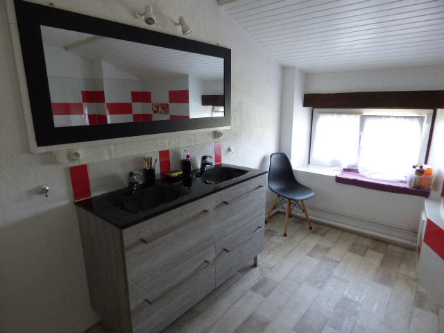 Maison - 221 m² - 7 pièces