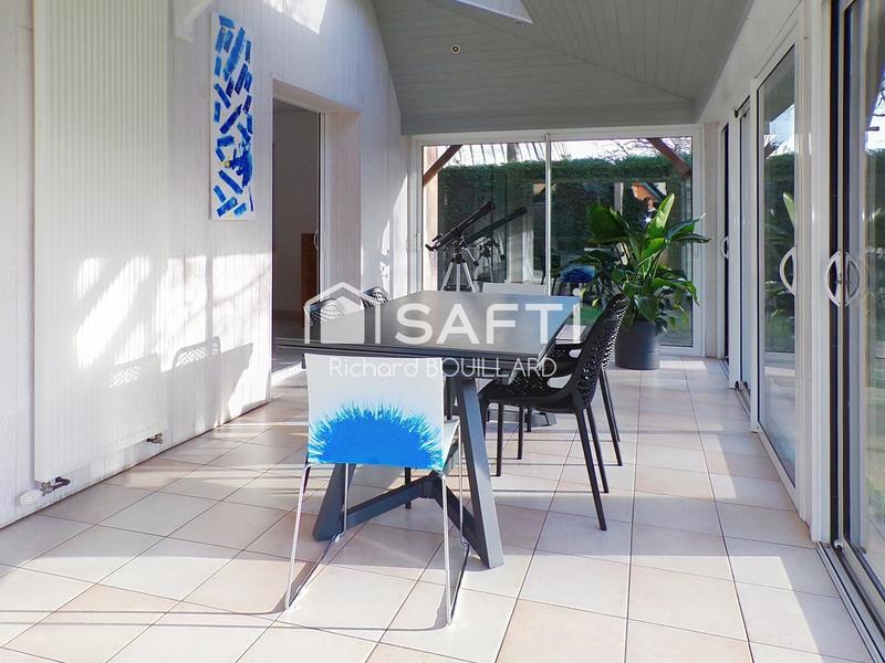 Villa - 180 m² - 8 pièces