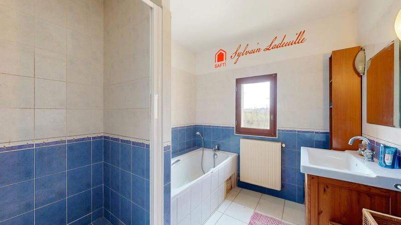 Maison - 140 m² - 5 pièces