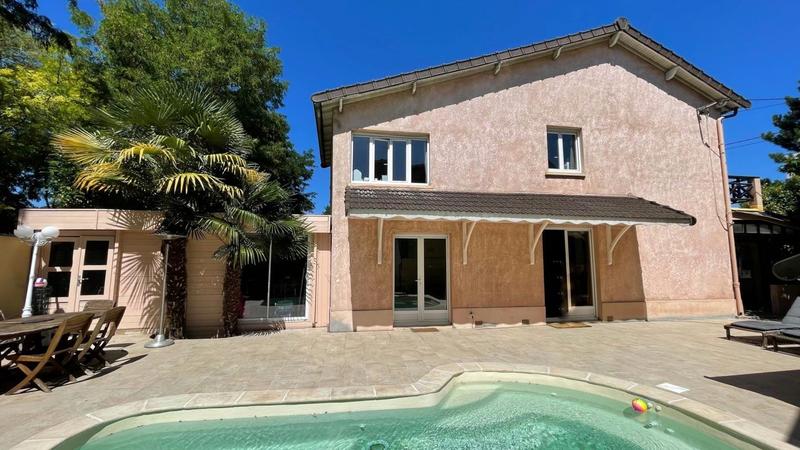 Maison - 110 m² - 6 pièces