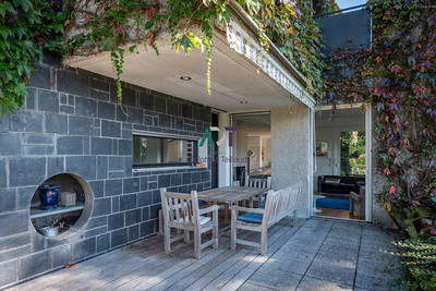 Maison - 220 m² - 8 pièces