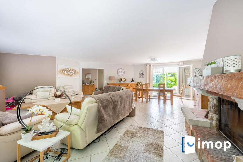 Maison - 263 m² - 10 pièces