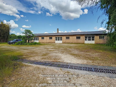 Maison - 217 m² - 10 pièces