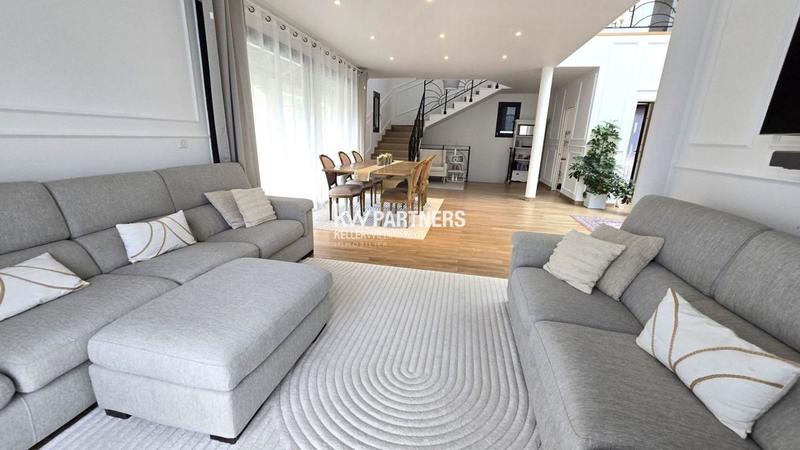 Maison d'architecte - 446 m² - 9 pièces