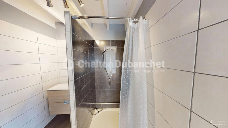 Maison - 215 m² - 10 pièces