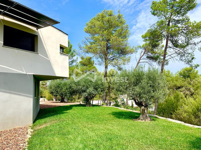 Maison contemporaine - 394 m² - 11 pièces