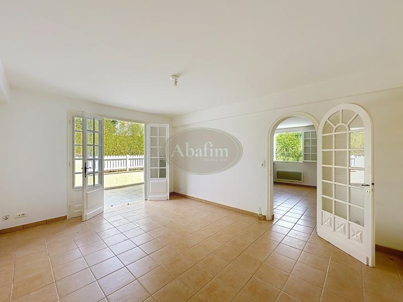 Maison - 200 m² - 9 pièces