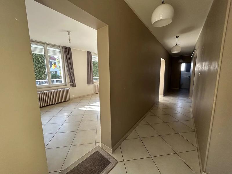 Maison - 198 m² - 11 pièces