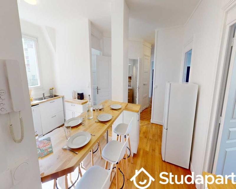 Chambre - 100 m² - 1 pièce