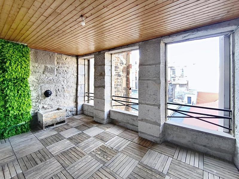 Appartement - 200 m² - 7 pièces