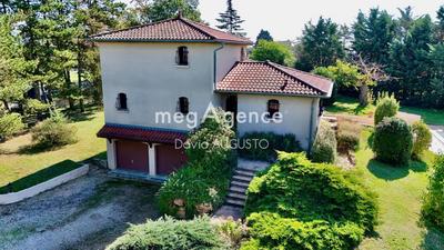 Maison traditionnelle - 139 m² - 5 pièces