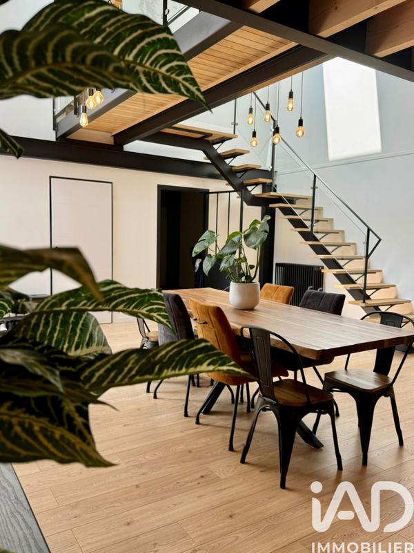 Maison - 203 m² - 7 pièces