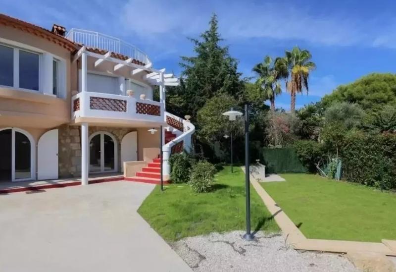 Villa - 260 m² - 10 pièces