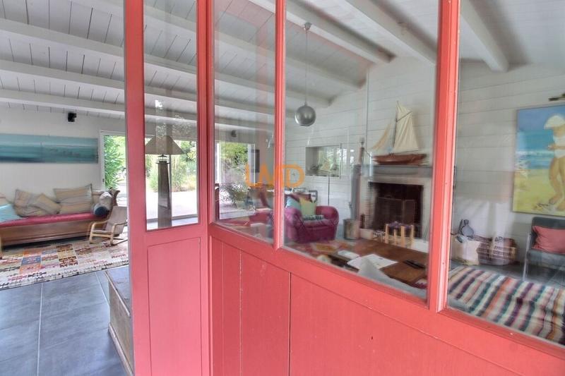 Maison - 216 m² - 8 pièces