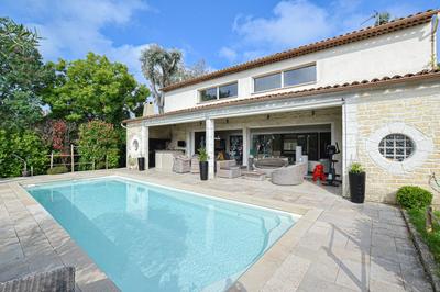 Villa - 207 m² - 5 pièces