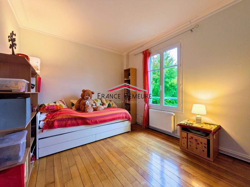 Maison - 186 m² - 8 pièces