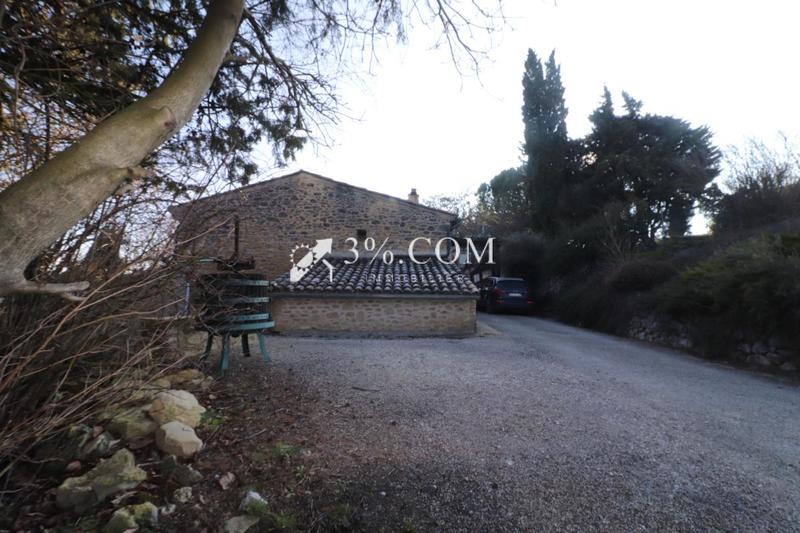 Propriété - 256 m² - 9 pièces