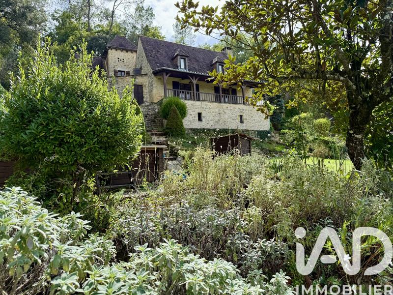 Maison - 185 m² - 8 pièces