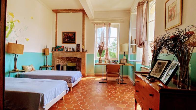 Maison - 560 m² - 13 pièces