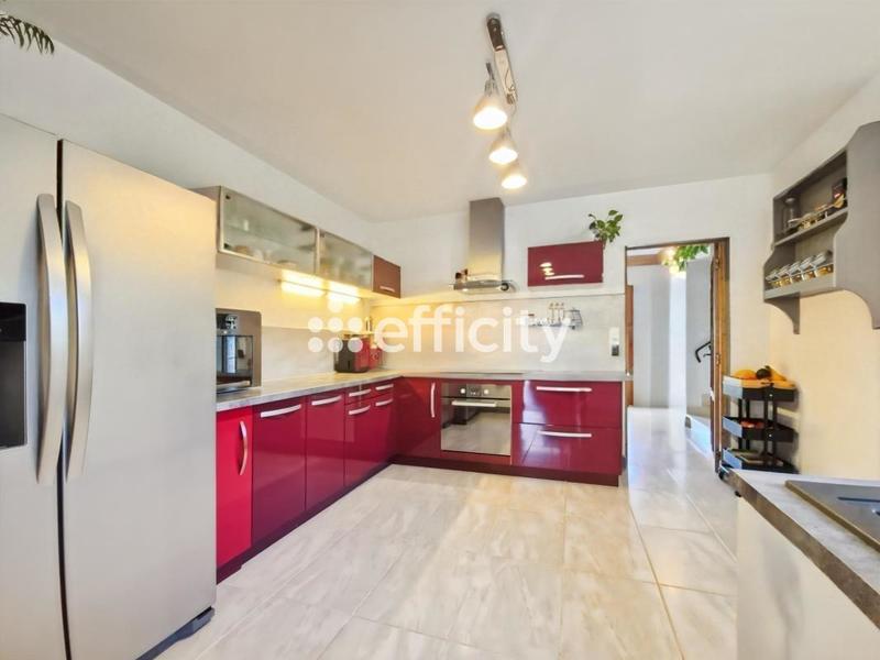 Pavillon - 218 m² - 9 pièces