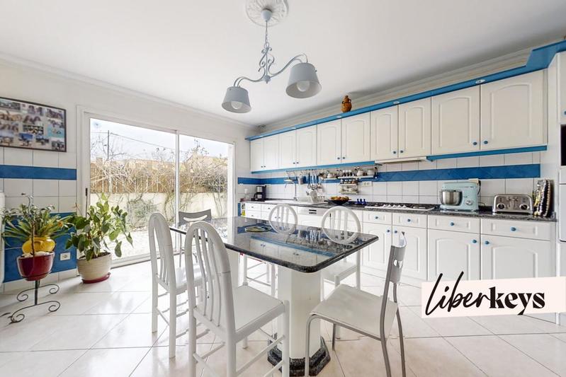 Villa - 200 m² - 7 pièces