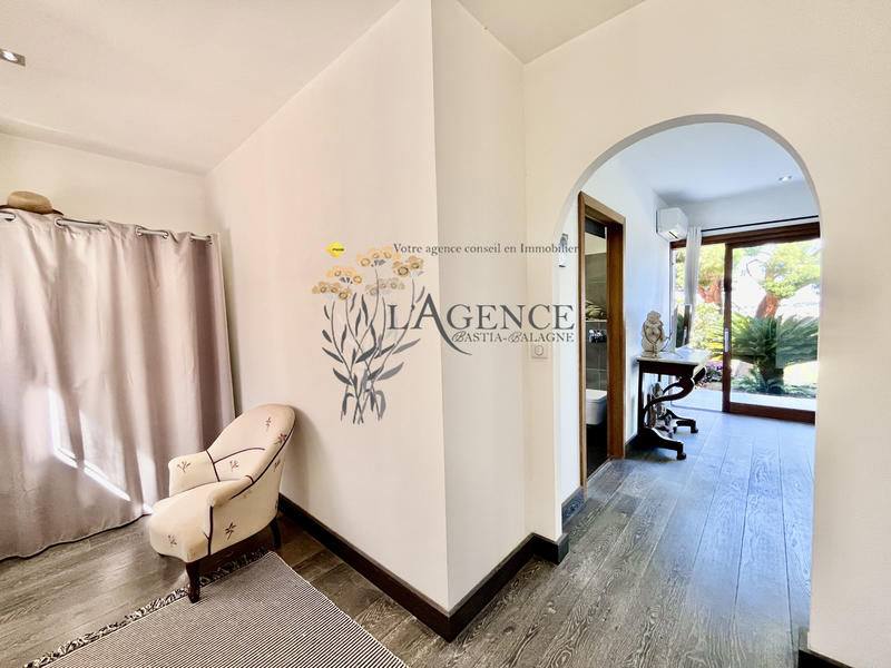 Maison - 200 m² - 5 pièces