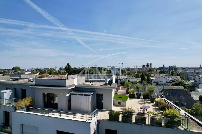 Appartement - 98 m² - 5 pièces