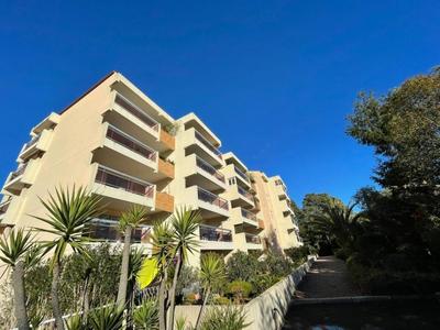 Appartement - 80 m² - 3 pièces