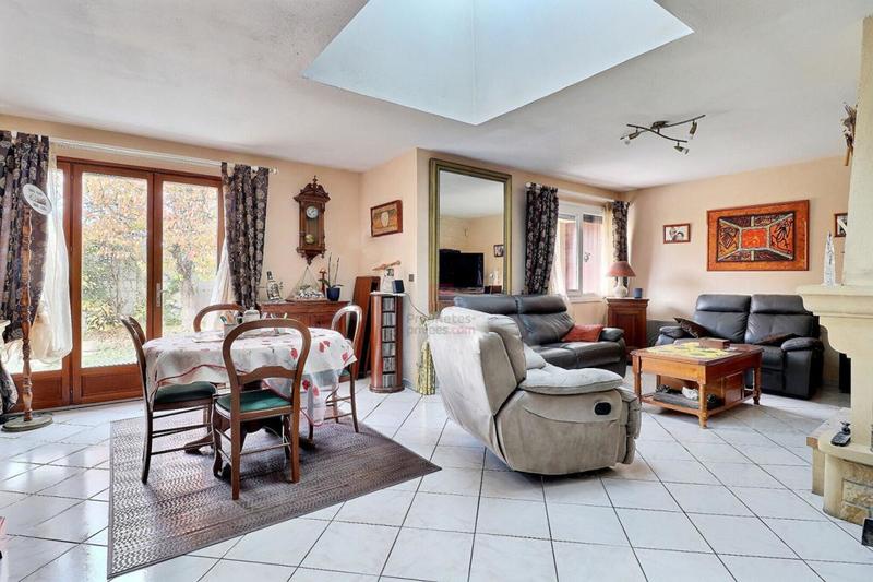 Maison - 97 m² - 5 pièces