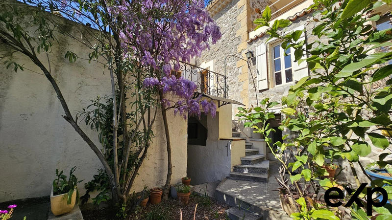 Maison traditionnelle - 226 m² - 7 pièces