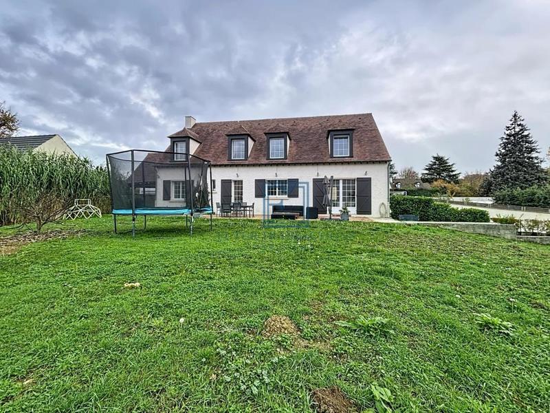 Maison - 211 m² - 9 pièces