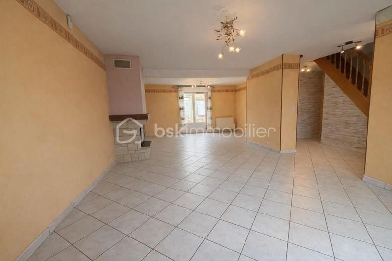 Maison traditionnelle - 151 m² - 6 pièces