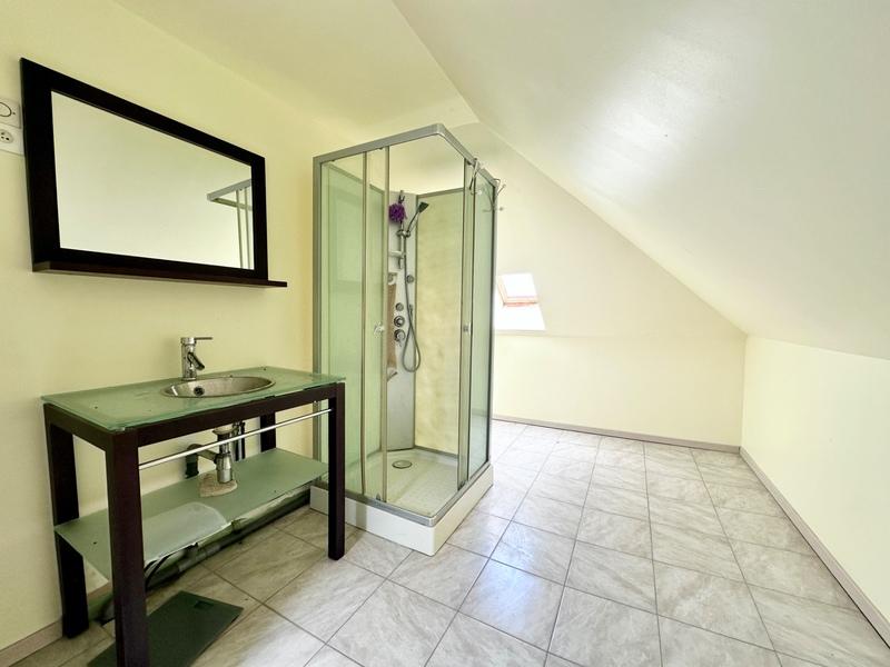 Propriété - 210 m² - 8 pièces