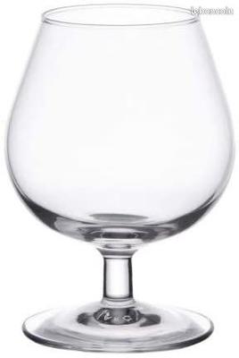 7 verres a Pied de Cognac de 25 Cl