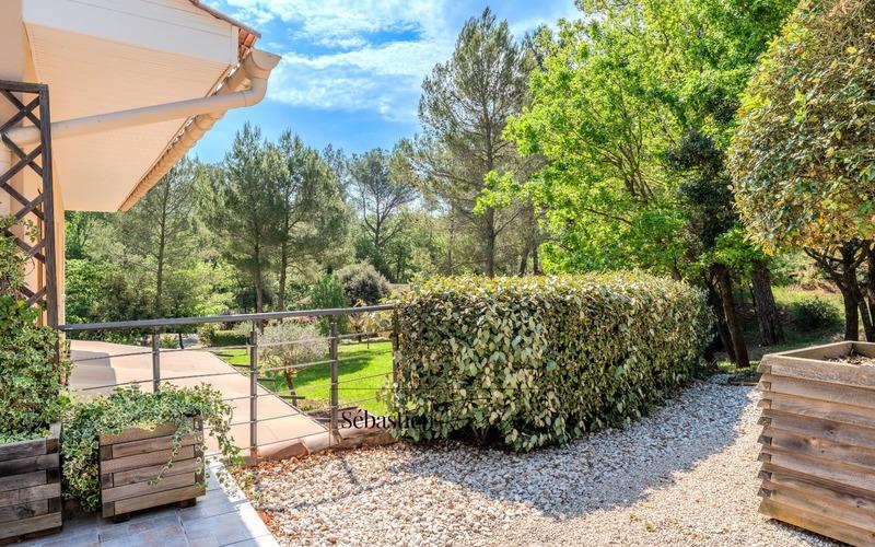 Maison - 262 m² - 8 pièces