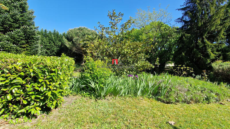 Maison - 354 m² - 10 pièces