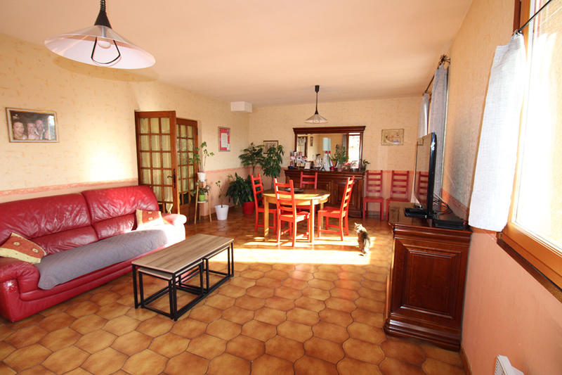 Maison - 208 m² - 8 pièces