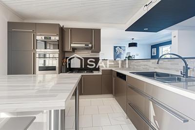 Maison - 180 m² - 7 pièces