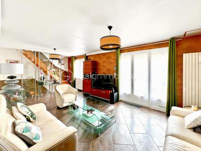 Maison traditionnelle - 124 m² - 6 pièces