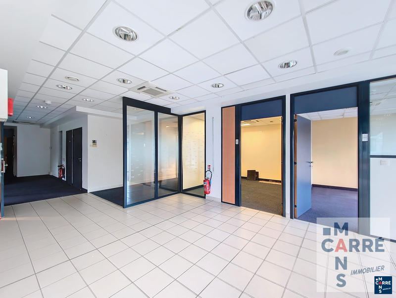 Local commercial - 139 m² - 7 pièces