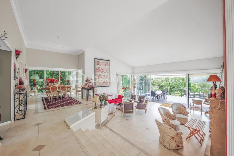 Maison d'architecte - 518 m² - 12 pièces