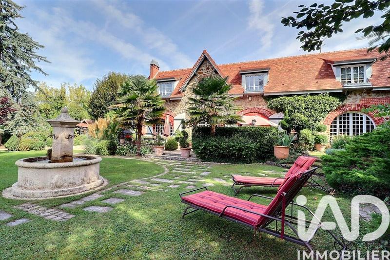 Maison - 460 m² - 19 pièces