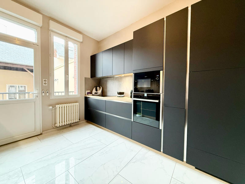 Maison - 227 m² - 7 pièces