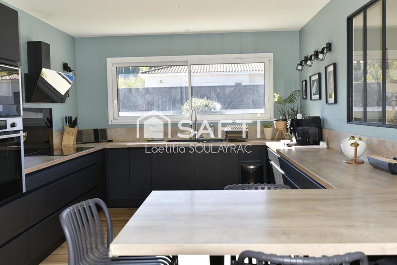 Maison - 204 m² - 6 pièces