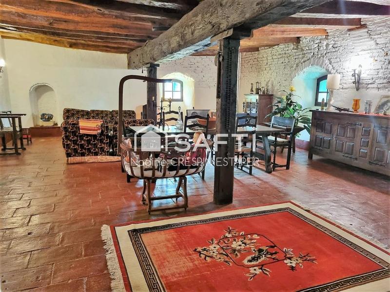 Maison - 400 m² - 11 pièces