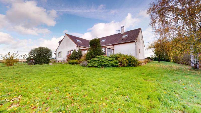 Maison - 230 m² - 8 pièces