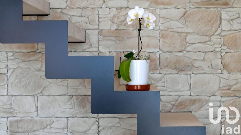 Maison - 240 m² - 7 pièces