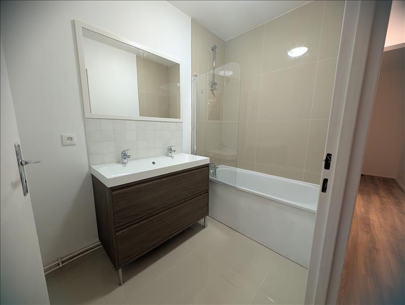 Appartement - 90 m² - 4 pièces